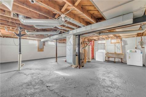 15700 Fernway Drive Maple Heights OH 44137