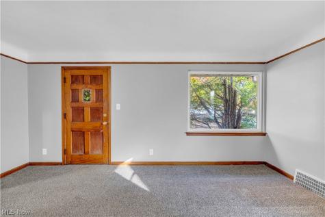 15700 Fernway Drive Maple Heights OH 44137
