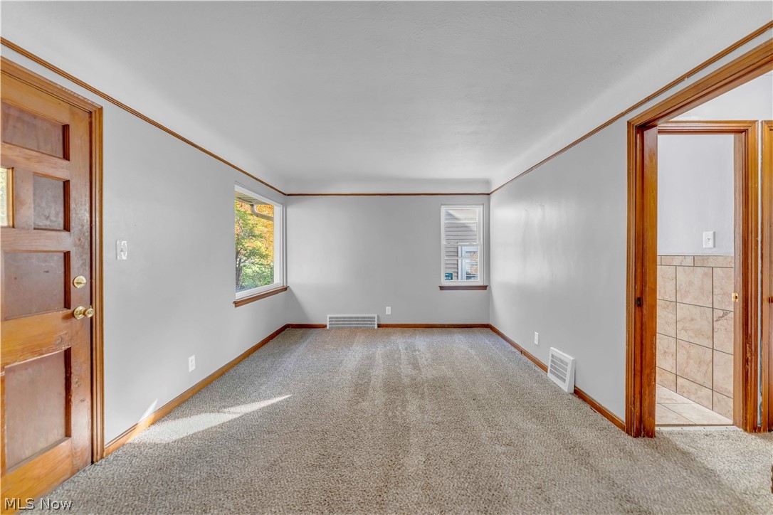 15700 Fernway Drive Maple Heights OH 44137