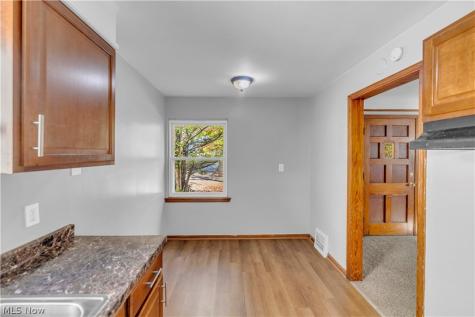 15700 Fernway Drive Maple Heights OH 44137