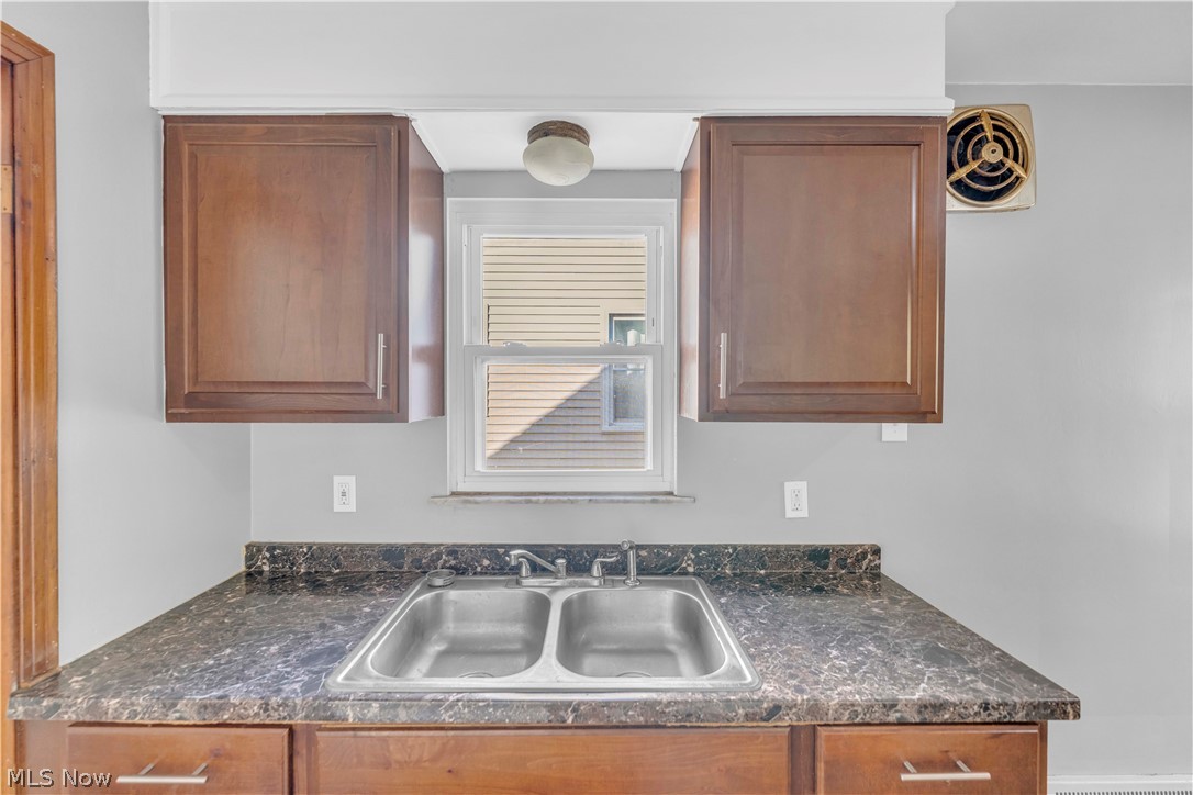 15700 Fernway Drive Maple Heights OH 44137