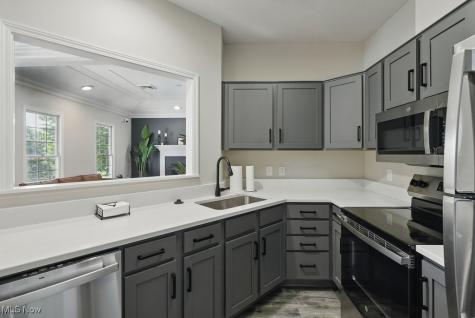 6667 Hidden Lake Trail Brecksville OH 44141