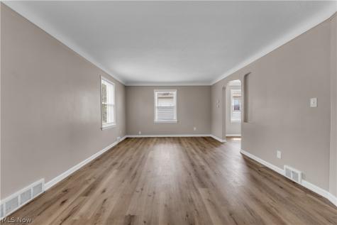 10008 Edgepark Drive Garfield Heights OH 44125