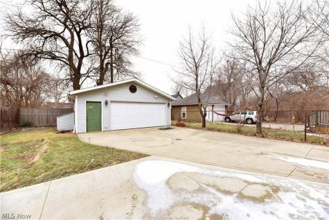 1618 Branch Avenue Cleveland OH 44113