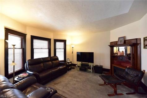 1618 Branch Avenue Cleveland OH 44113