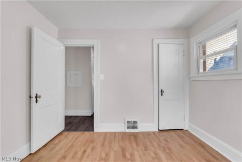13510 Wainstead Avenue Cleveland OH 44111