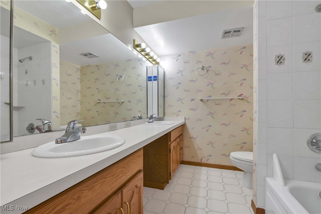 12900 Lake Avenue Lakewood OH 44107