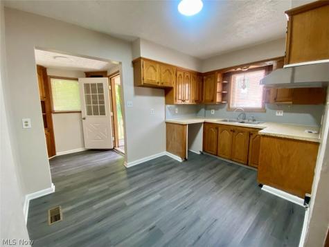 93 Jewett Street Akron OH 44305