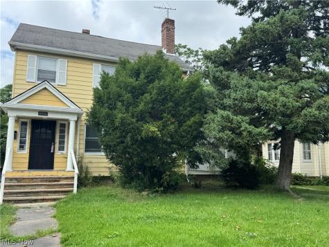 2982 Martin Luther King Jr Drive Cleveland OH 44104