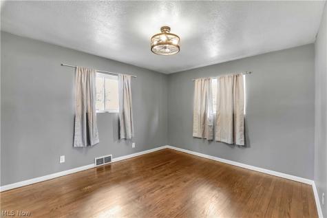 325 Thelma Drive Sheffield Lake OH 44054