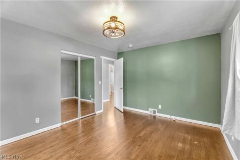 325 Thelma Drive Sheffield Lake OH 44054