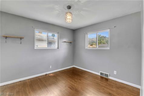 325 Thelma Drive Sheffield Lake OH 44054
