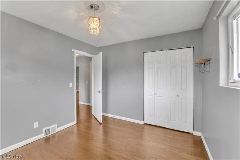 325 Thelma Drive Sheffield Lake OH 44054