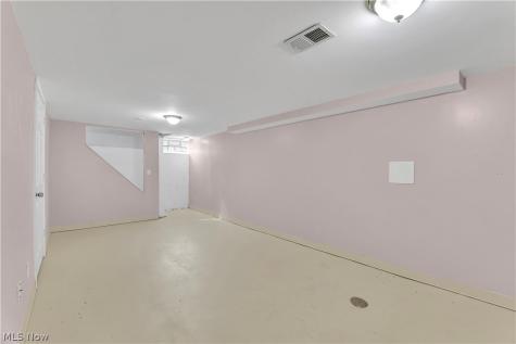 325 Thelma Drive Sheffield Lake OH 44054