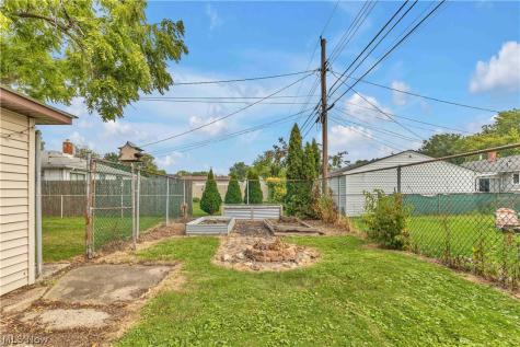 325 Thelma Drive Sheffield Lake OH 44054