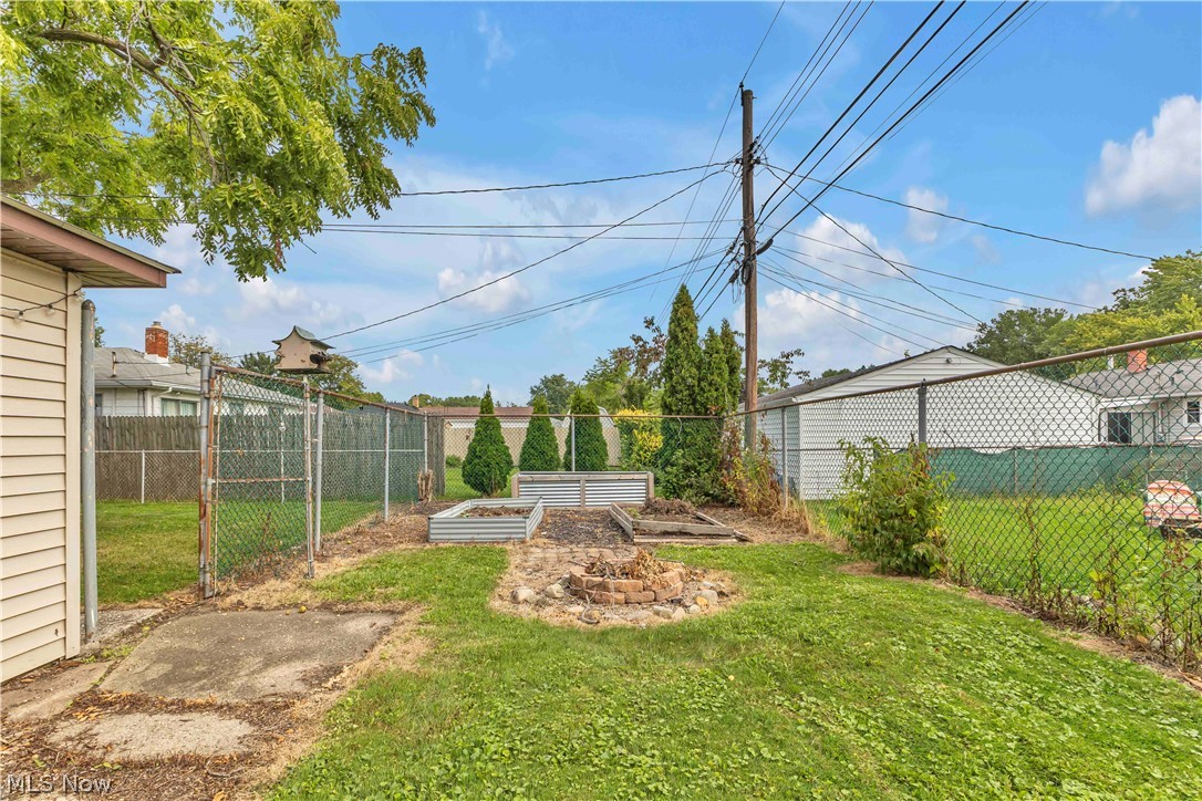 325 Thelma Drive Sheffield Lake OH 44054