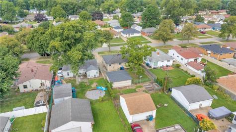 325 Thelma Drive Sheffield Lake OH 44054