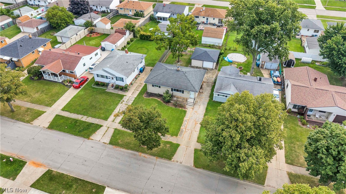 325 Thelma Drive Sheffield Lake OH 44054