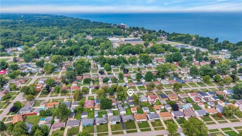 325 Thelma Drive Sheffield Lake OH 44054