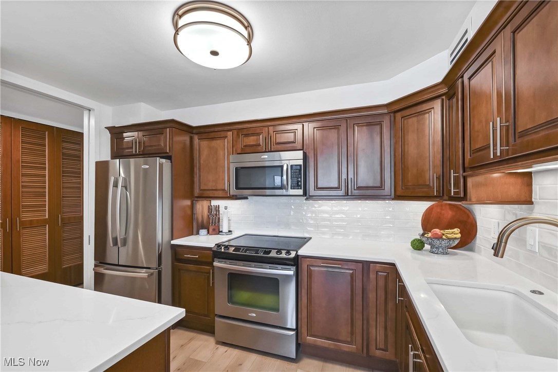 12700 Lake Avenue Lakewood OH 44107