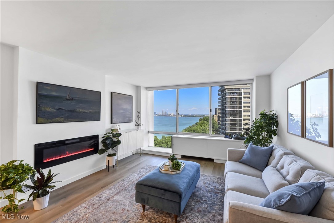 12700 Lake Avenue Lakewood OH 44107