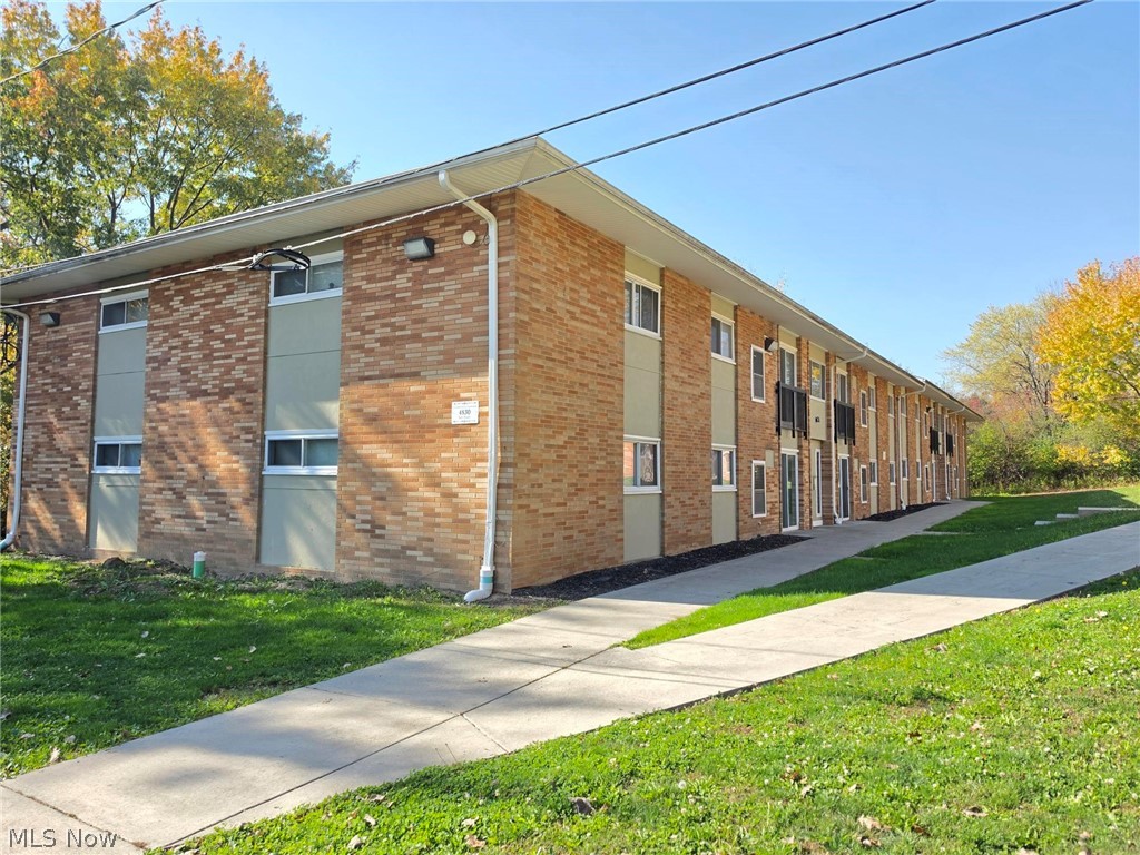 4830 Lee Road Cleveland OH 44128
