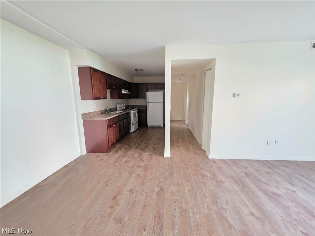 4830 Lee Road Cleveland OH 44128