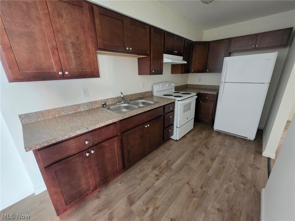 4830 Lee Road Cleveland OH 44128