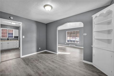 422 E 222nd Street Euclid OH 44123