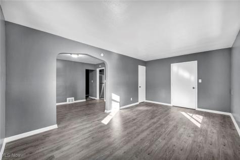 422 E 222nd Street Euclid OH 44123
