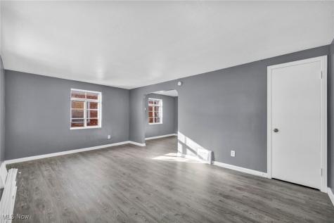 422 E 222nd Street Euclid OH 44123