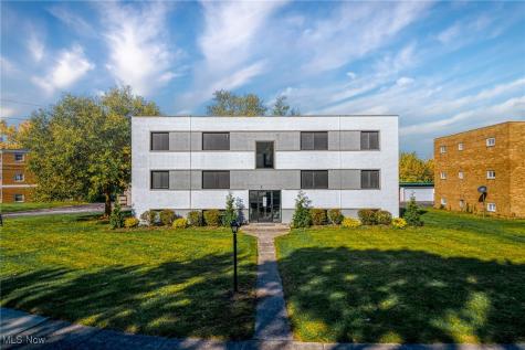 21044 Southbend Circle Rocky River OH 44116