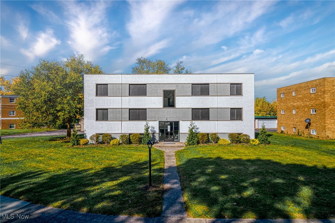 21044 Southbend Circle Rocky River OH 44116