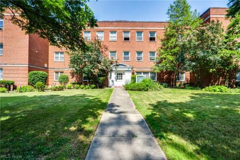 2885 Hampton Road Cleveland OH 44120