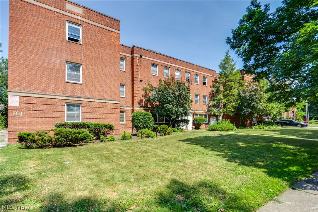 2885 Hampton Road Cleveland OH 44120
