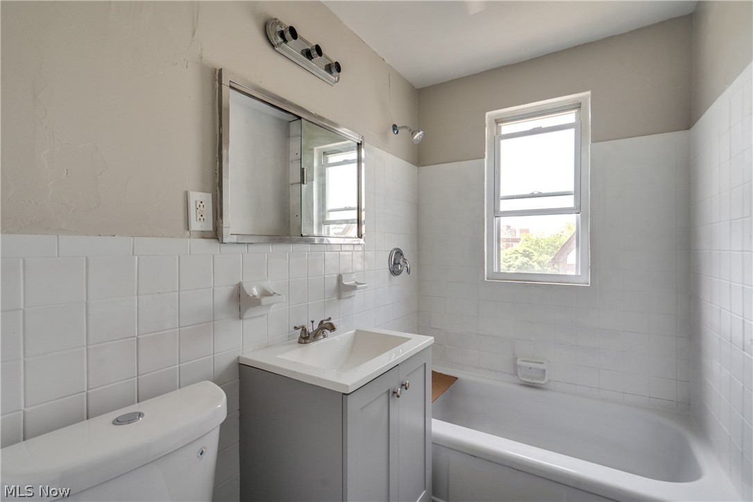 2885 Hampton Road Cleveland OH 44120