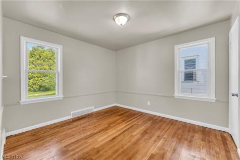 14205 Corridon Avenue Maple Heights OH 44137