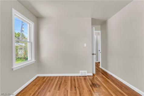 14205 Corridon Avenue Maple Heights OH 44137