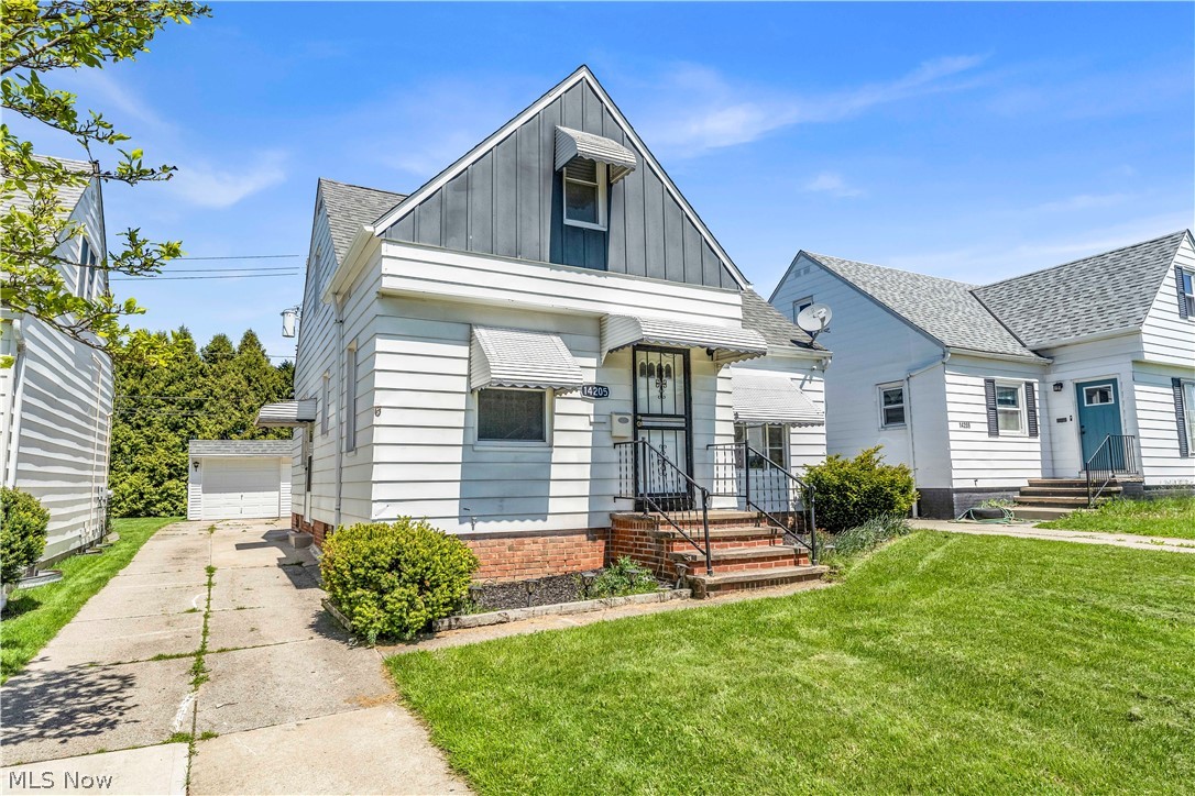 14205 Corridon Avenue Maple Heights OH 44137