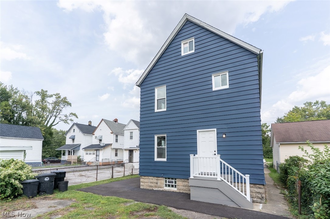 1464 E 123 Street Cleveland OH 44106
