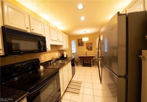 2042 W Reserve Circle Avon OH 44011