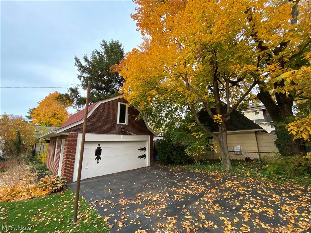 2975 Claremont Road Shaker Heights OH 44122