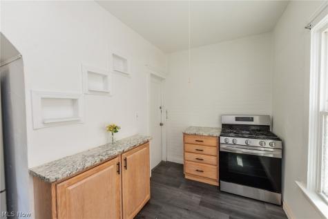2035 Chesterland Avenue Lakewood OH 44107
