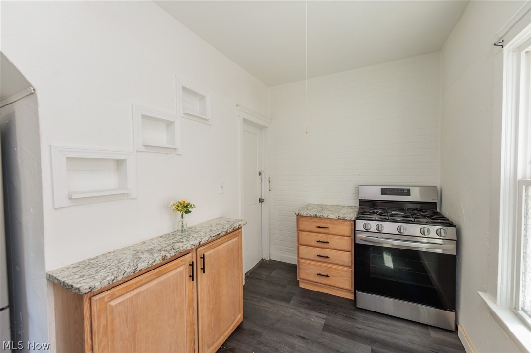 2035 Chesterland Avenue Lakewood OH 44107