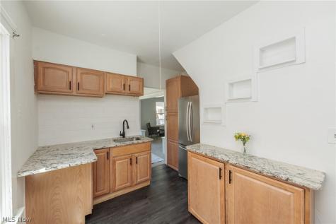 2035 Chesterland Avenue Lakewood OH 44107