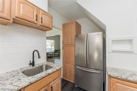 2035 Chesterland Avenue Lakewood OH 44107