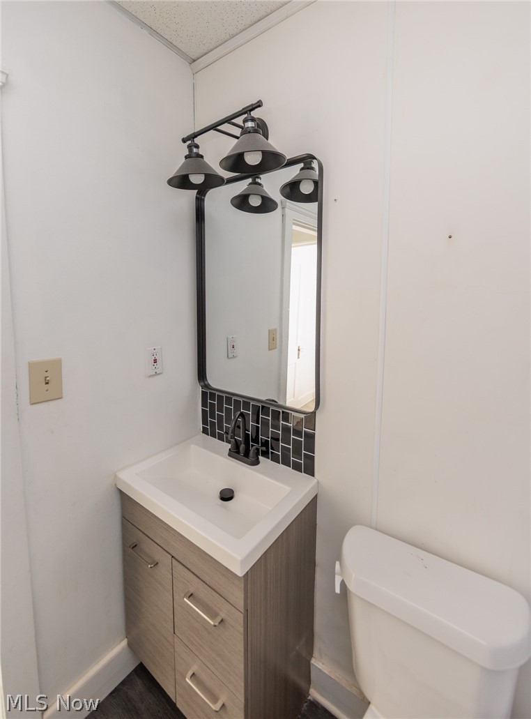 2035 Chesterland Avenue Lakewood OH 44107