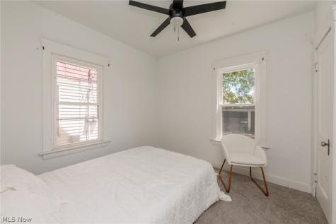 2035 Chesterland Avenue Lakewood OH 44107