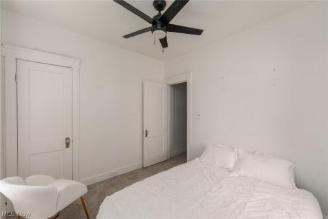 2035 Chesterland Avenue Lakewood OH 44107