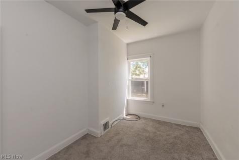 2035 Chesterland Avenue Lakewood OH 44107